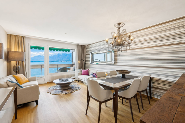 BEL APPARTEMENT PROCHE DE TOUTES LES COMMODITÉS. 