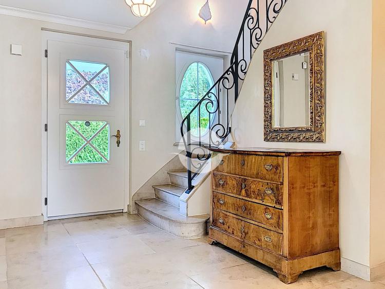 Magnifique villa individuelle avec 4 chambres et piscine