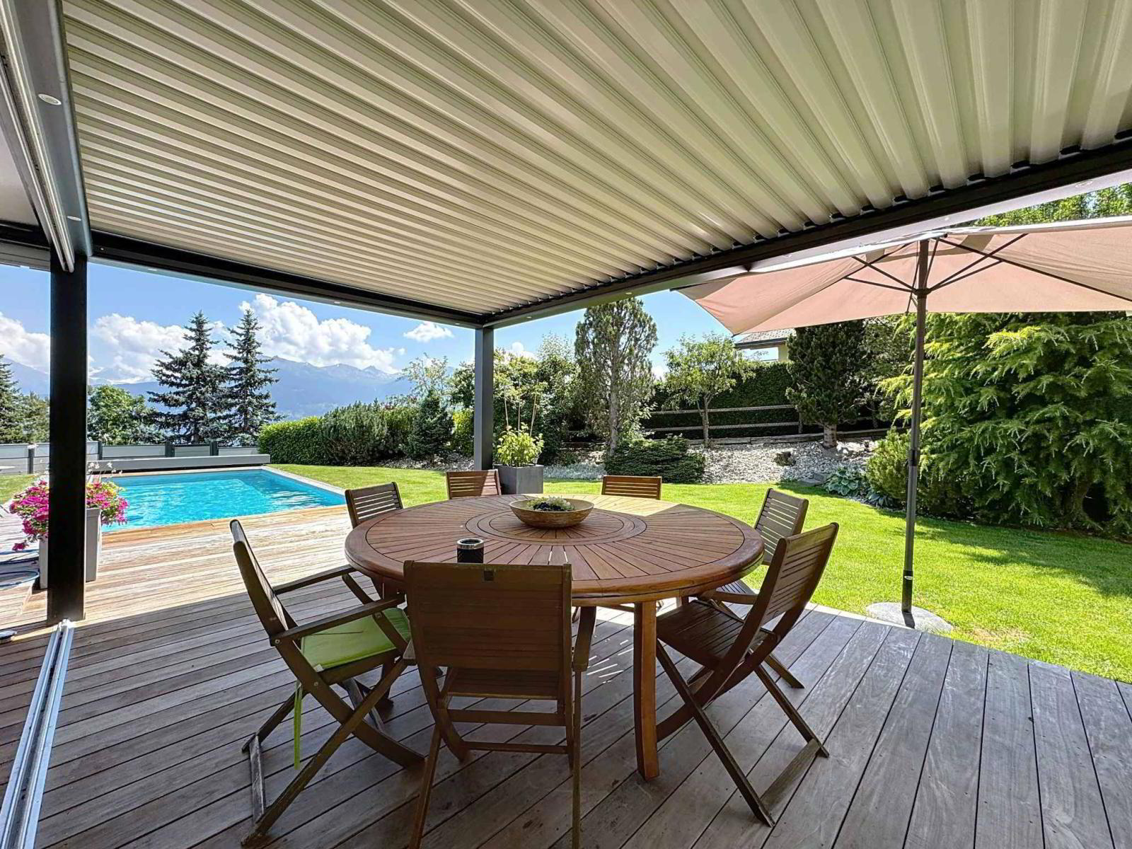 MAGNIFIQUE PROPRIÉTÉ AVEC DÉPENDANCE (MAZOT) ET PISCINE EXTERIEURE