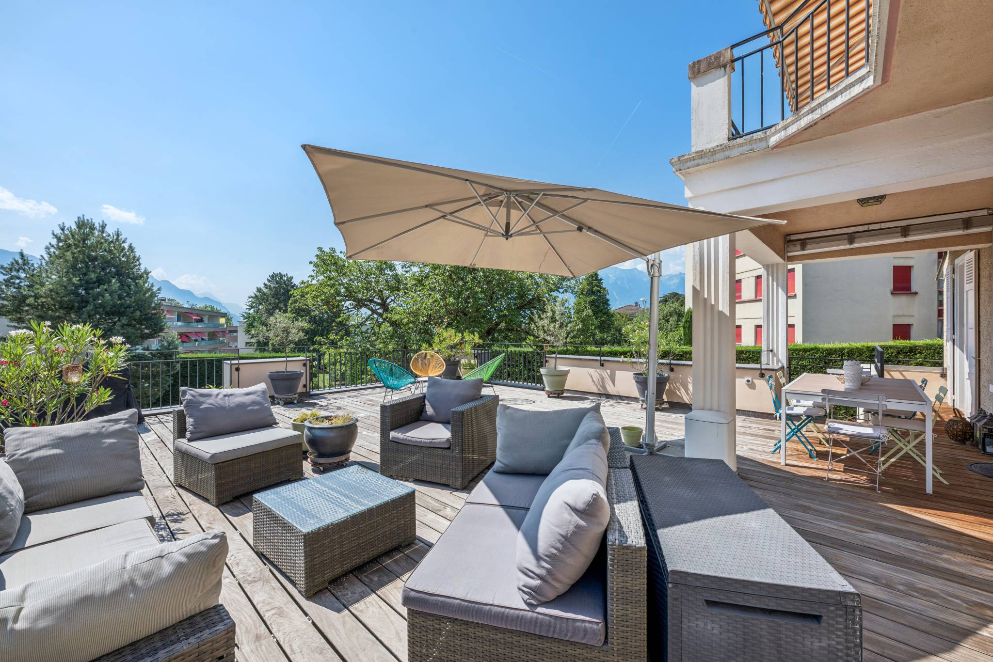 Villa de maître 13 pièces avec appartement indépendant, vue lac et montagnes
