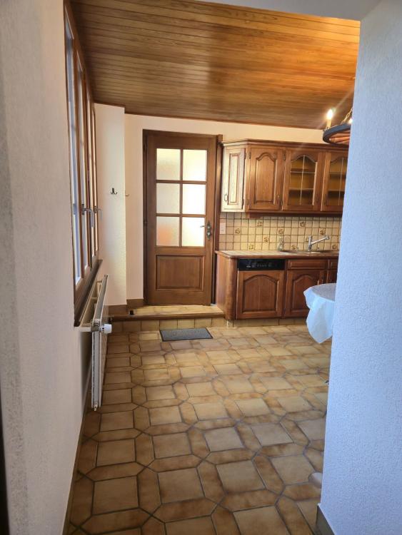 Maison de village avec cour et terrasses à Bourdigny