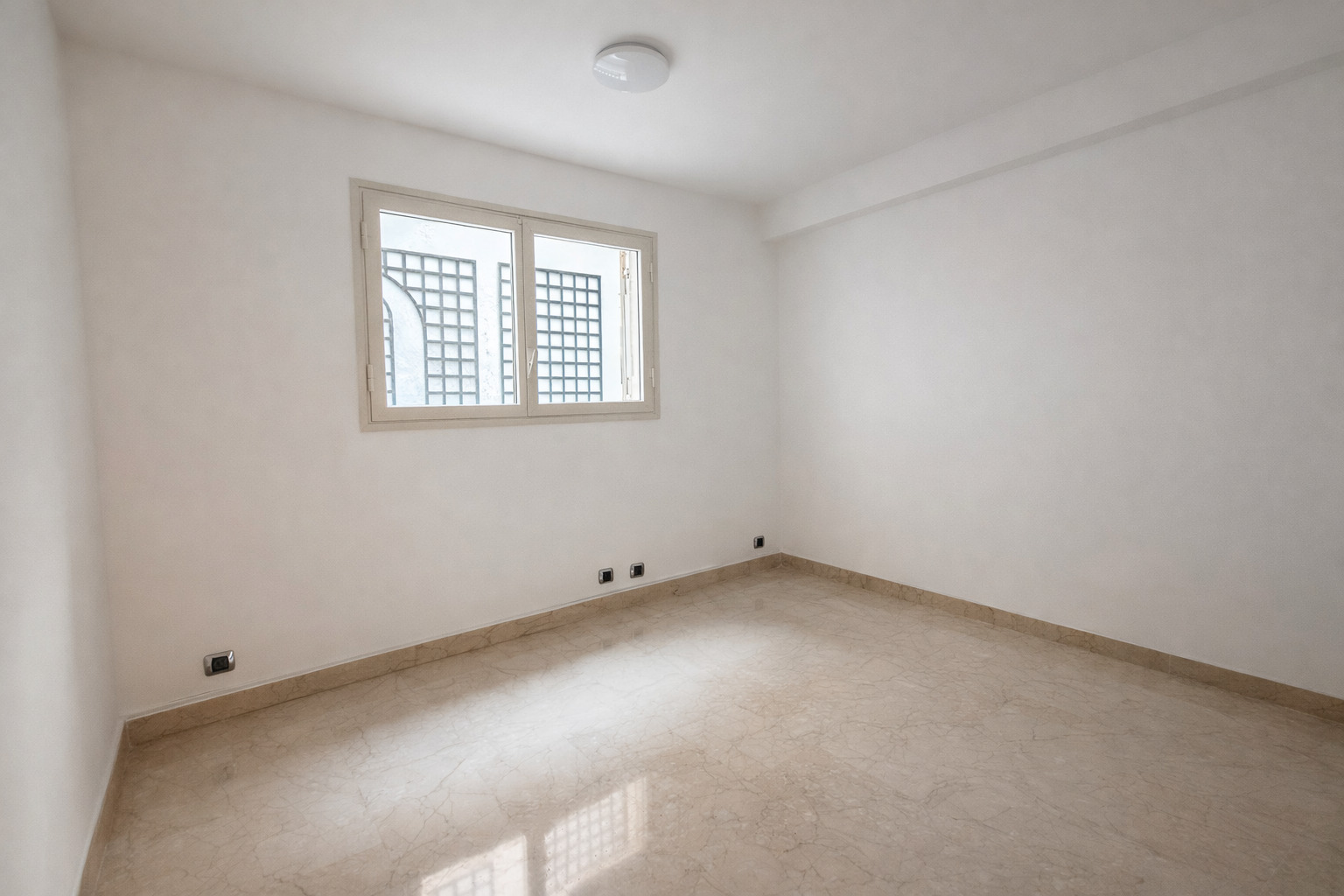 nndOy_petite-chambre-2-nice-bd-victor-hugo-appartement-1773220532.jpg