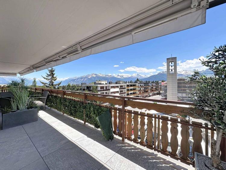 Situation exceptionnelle au cœur de Crans avec vue panoramique