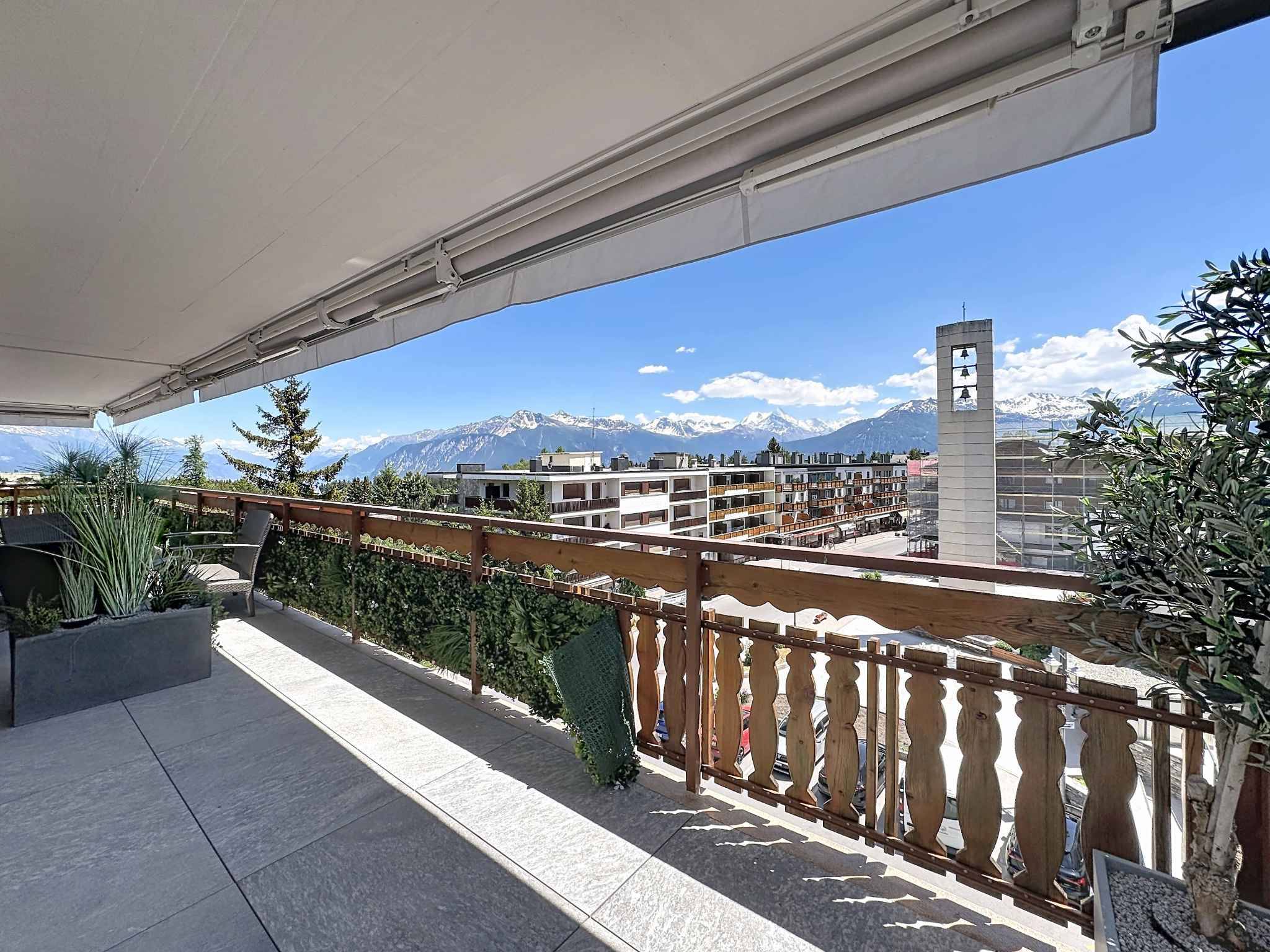 Situation exceptionnelle au cœur de Crans avec vue panoramique
