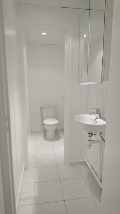 NY9J7_toilette-et-sas-moyen--1670858877.jpg