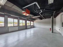 Atelier lumineux de 365 m² à Meyrin