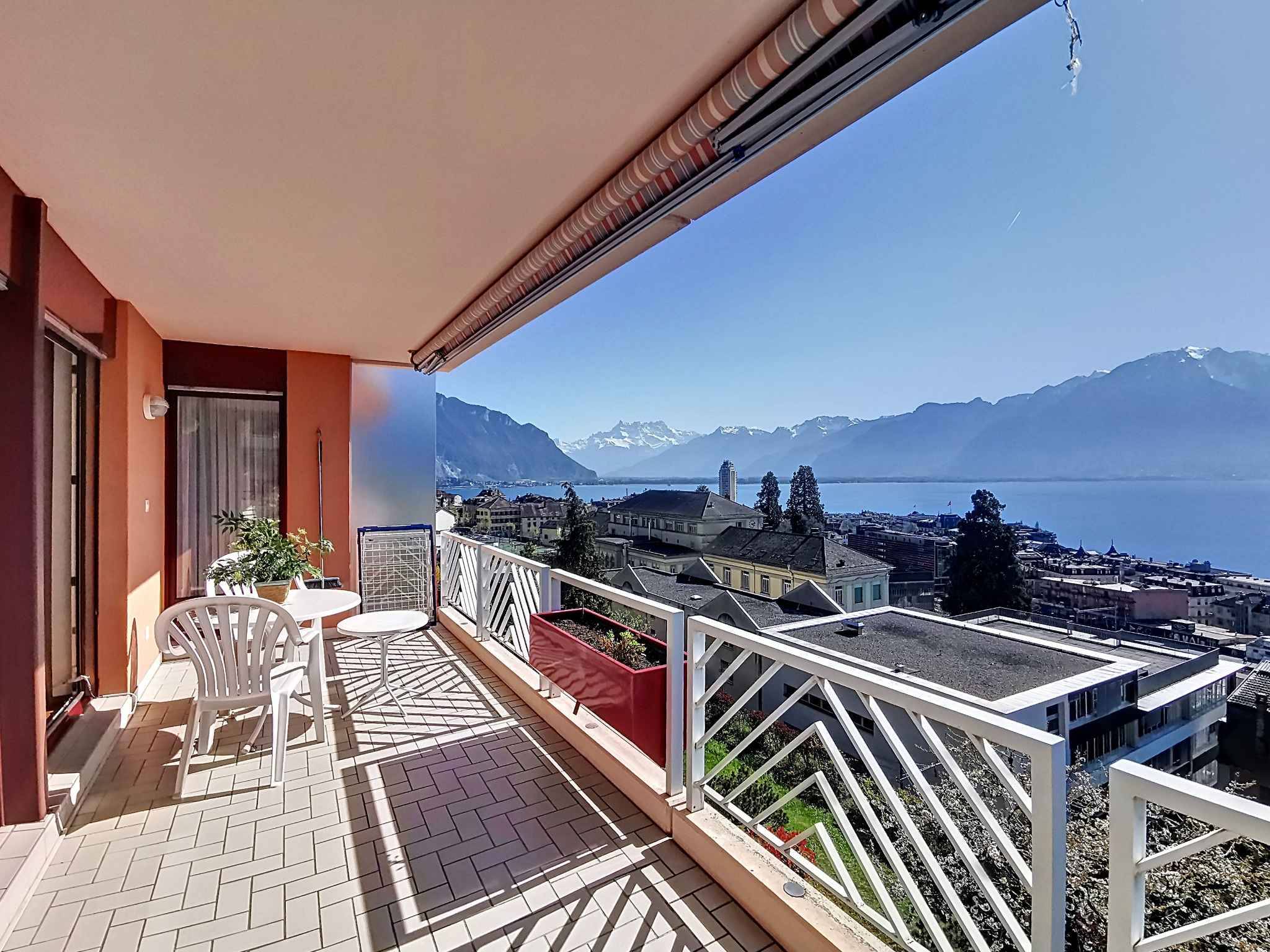 En exclusivité ! Spacieux appartement avec grand balcon et vue imprenable !