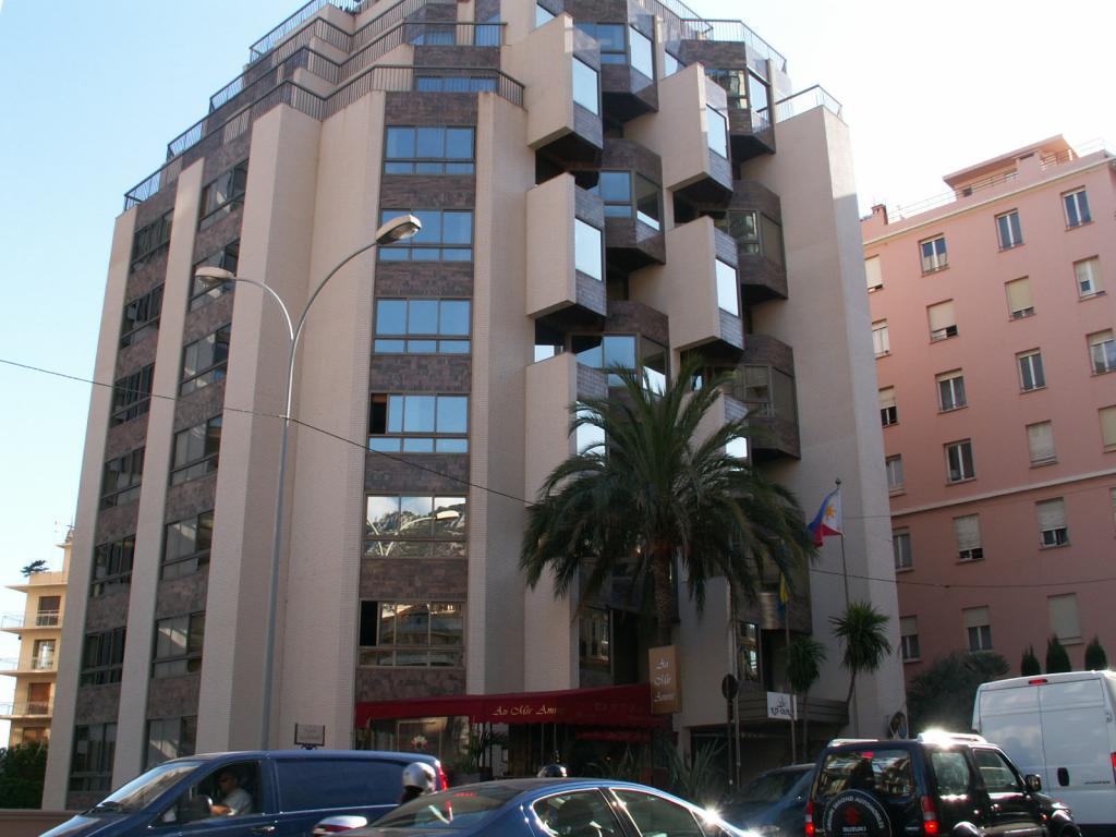 Est-Ouest