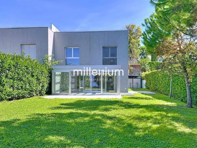 Villa familiale avec terrasse sur le toit et vue Lac