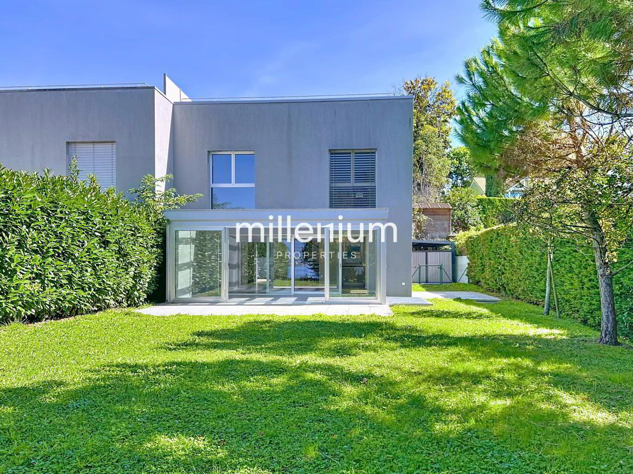 Villa familiale avec terrasse sur le toit et vue Lac