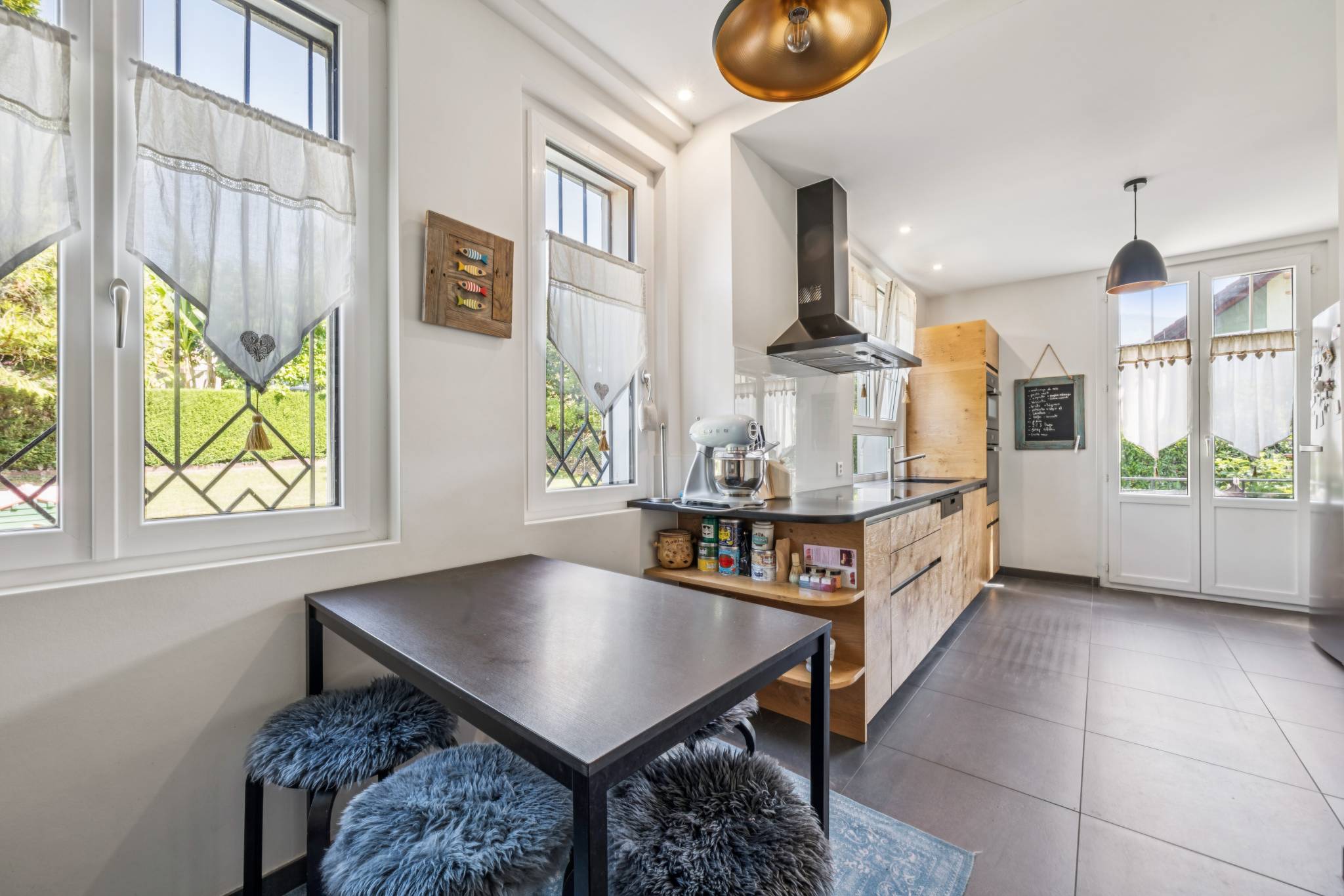 Villa de maître 13 pièces avec appartement indépendant, vue lac et montagnes