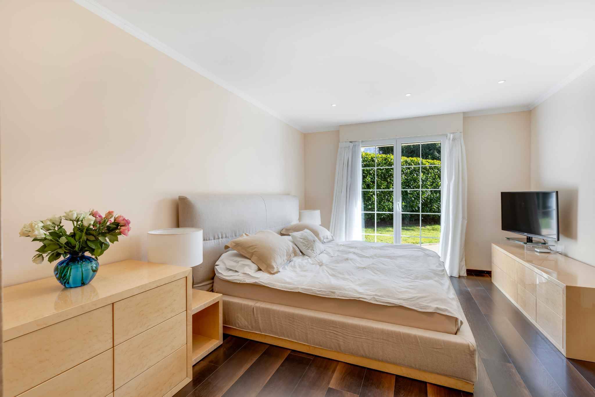Splendide propriété d'environ 340 m² située dans un quartier très recherché !