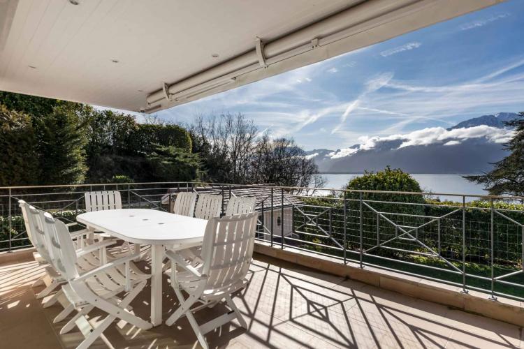 Splendide propriété d'environ 340 m² située dans un quartier très recherché !