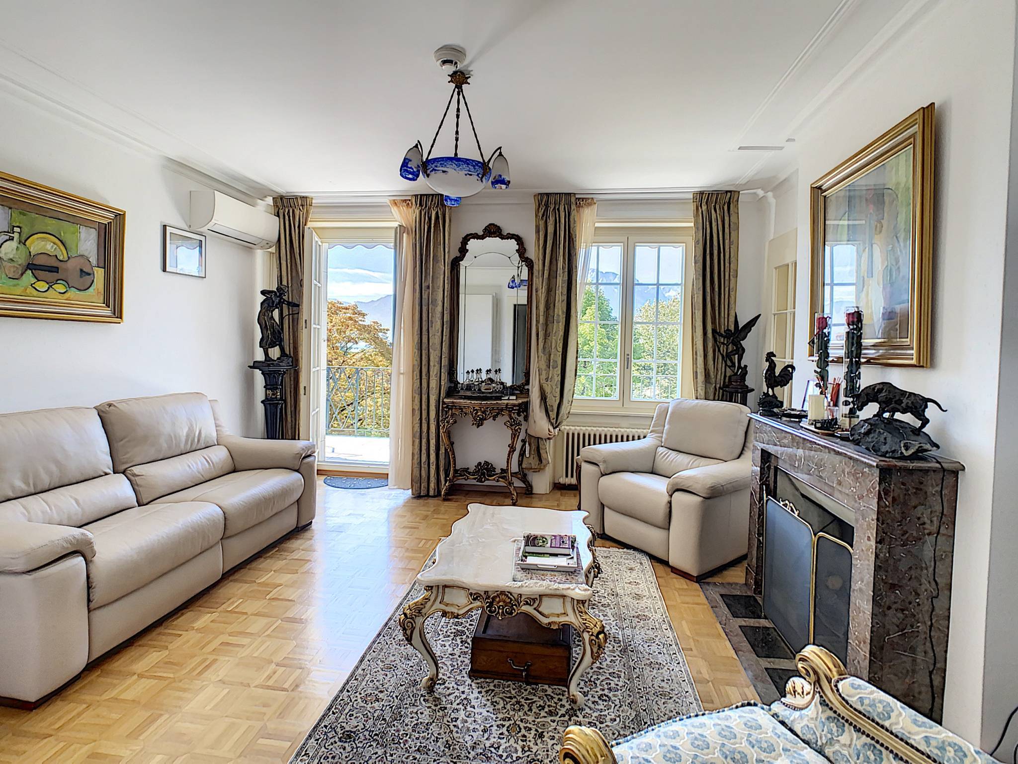 Propriété de maître de 11 pièces avec belle vue lac