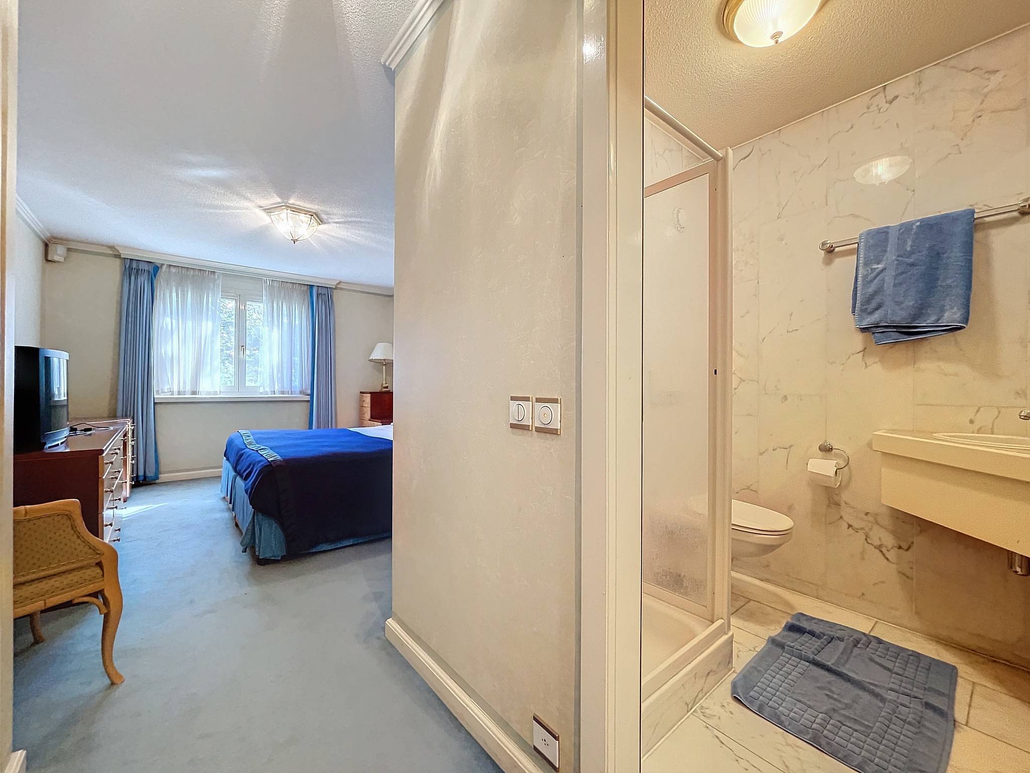 Opportunité, 4 appartements à rénover au bord du lac