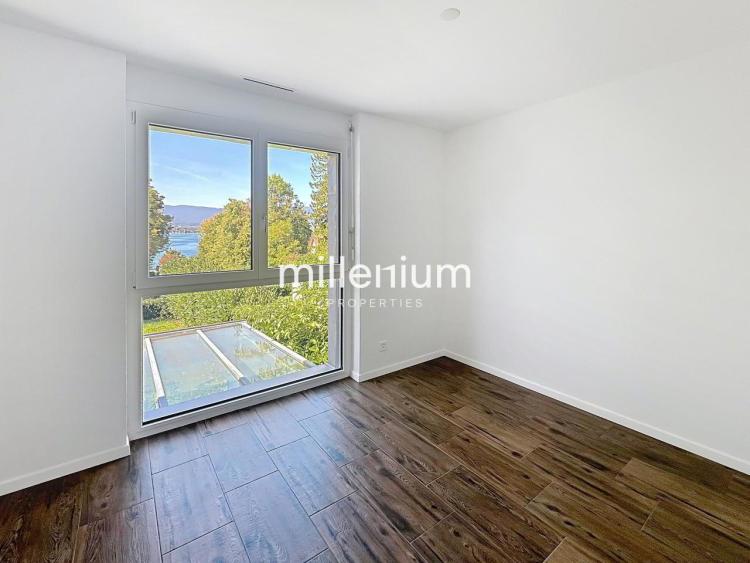 Villa familiale avec terrasse sur le toit et vue Lac