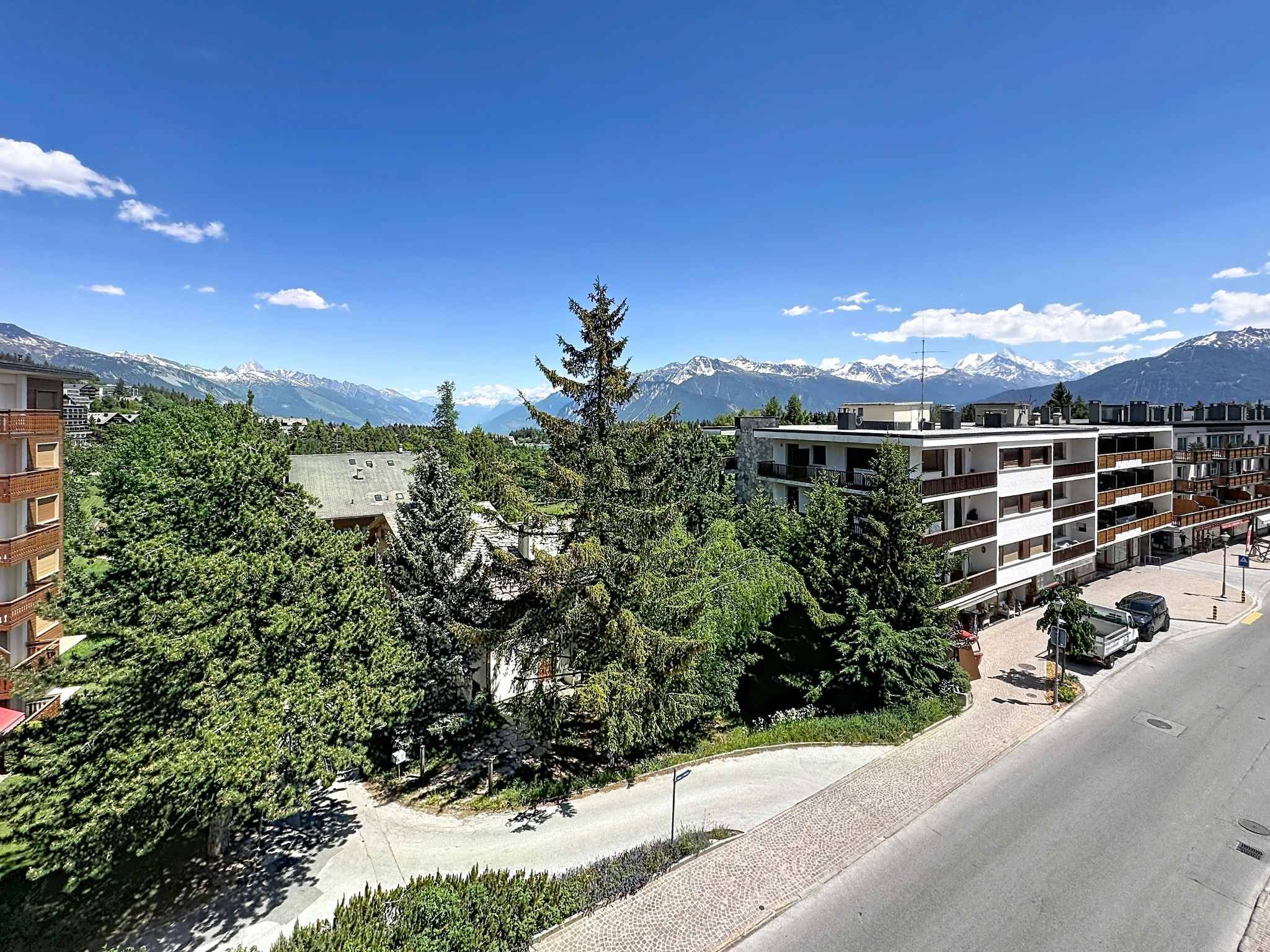 Situation exceptionnelle au cœur de Crans avec vue panoramique