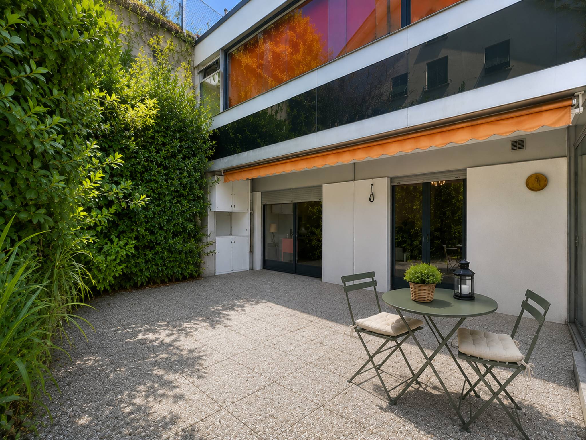 Charmant 2.5 pièces avec grande terrasse et vue sur le lac 