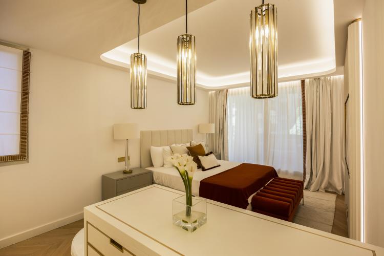 FONTVIEILLE - GRAND APPARTEMENT VU SUR LE PORT - GIORGIONE