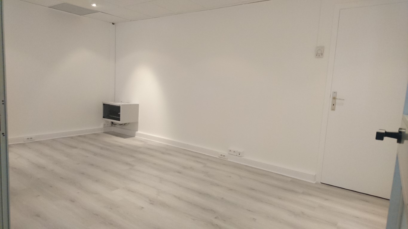 SqWLy_bureau-3-moyen--1669803080.jpg