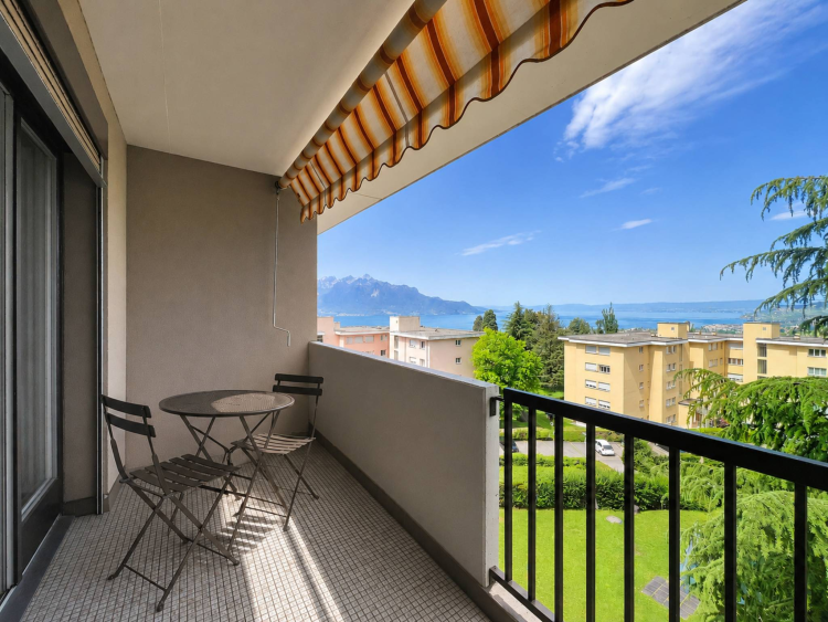 Au dernier étage, appartement de 3.5 pièces avec vue lac