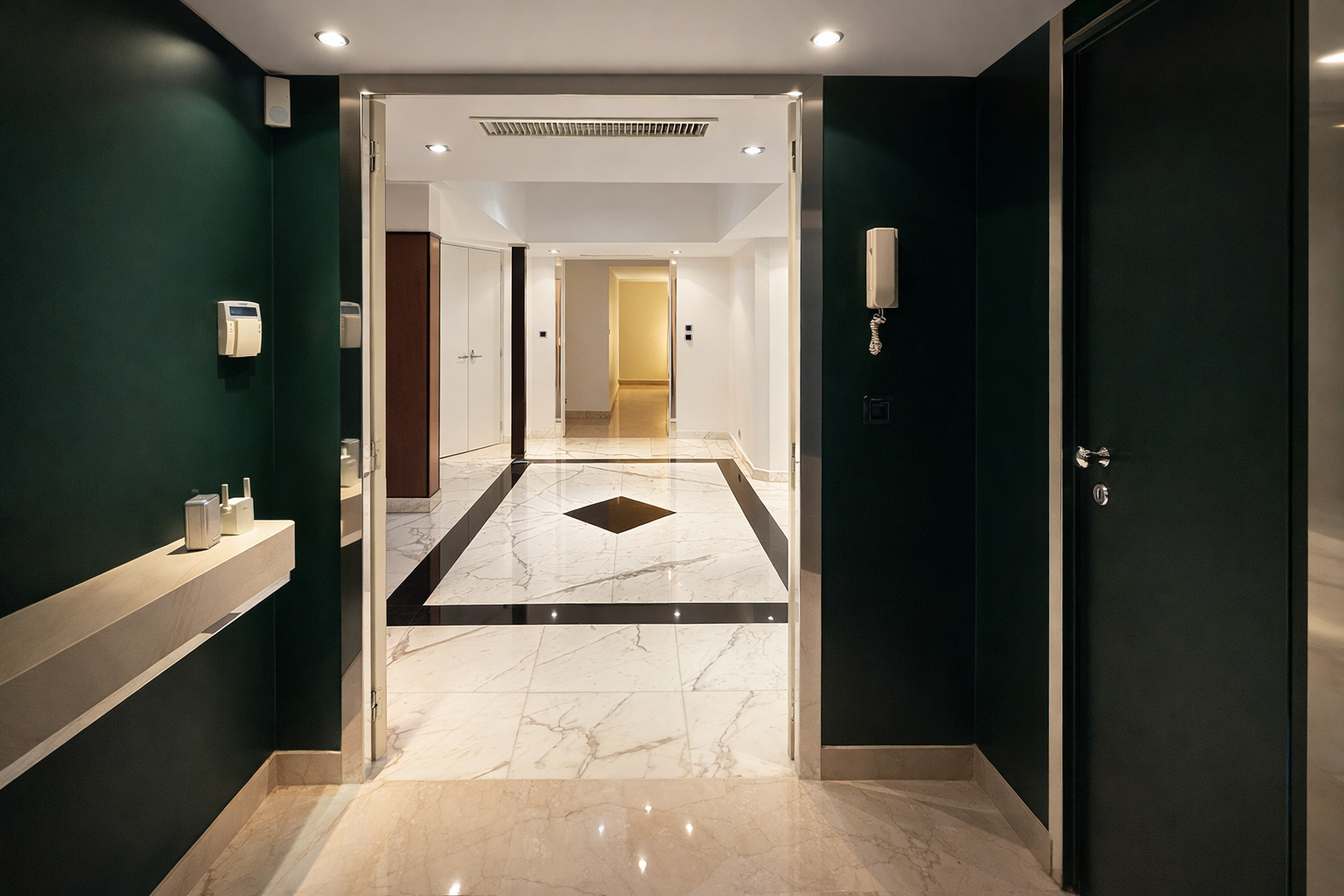 stcMW_entree-nice-bd-victor-hugo-appartment-1773220525.jpg