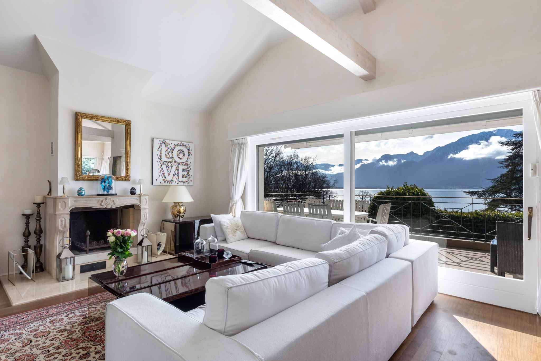 Splendide propriété d'environ 340 m² située dans un quartier très recherché !