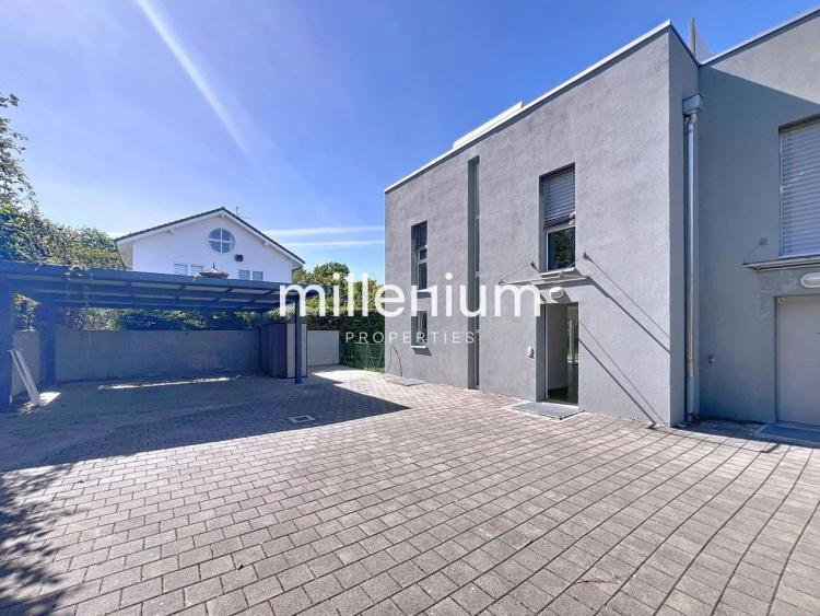 Villa familiale avec terrasse sur le toit et vue Lac