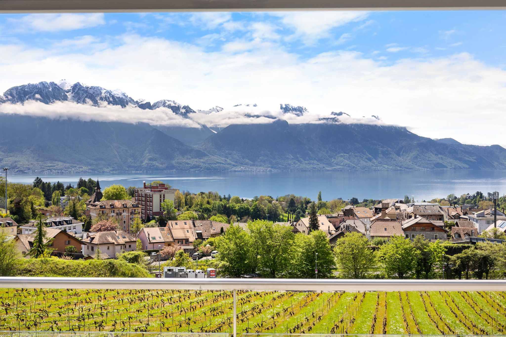 Élégante propriété contemporaine avec vue panoramique sur le Léman