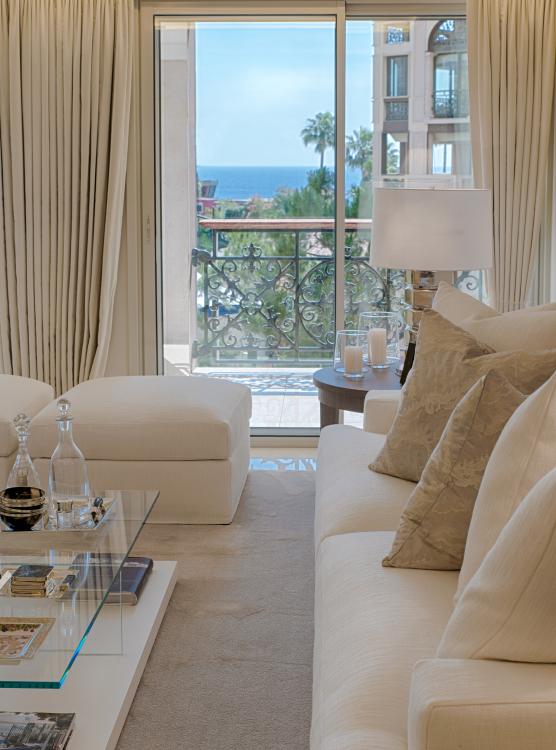 UIjyM_salon-1627311452.jpg