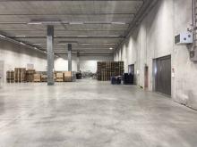 Magnifique dépôt Logistique de 1'000m² avec Quais de Déchargement