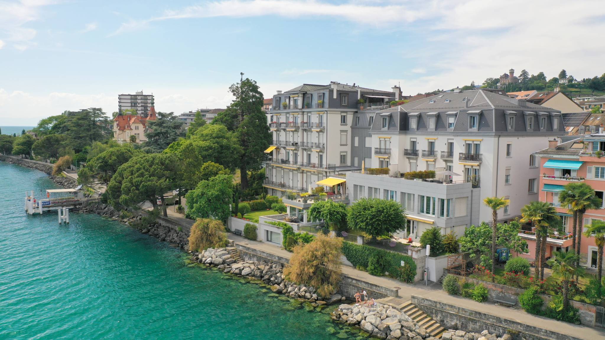 Unique ! Spacieux appartement de 3,5 pièces avec jardin, pieds dans l'eau