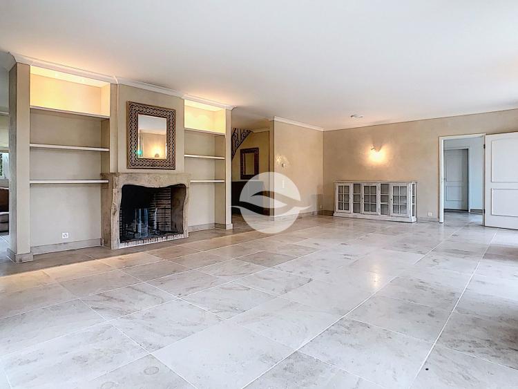 Magnifique villa individuelle avec 4 chambres et piscine