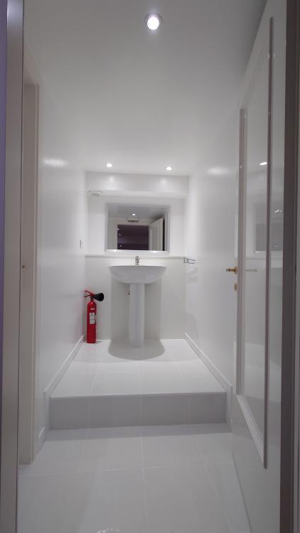 vpiZc_sas-toilettes-lave-mains-1724429585.jpg
