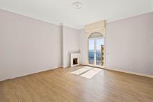 Villa Bel Air: 5 Pièces Bourgeois Duplex Entièrement Rénové avec Vue Mer et Parking
