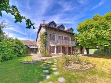 Grande maison familiale avec piscine et vaste parcelle arborisée