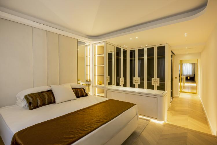 FONTVIEILLE - GRAND APPARTEMENT VU SUR LE PORT - GIORGIONE