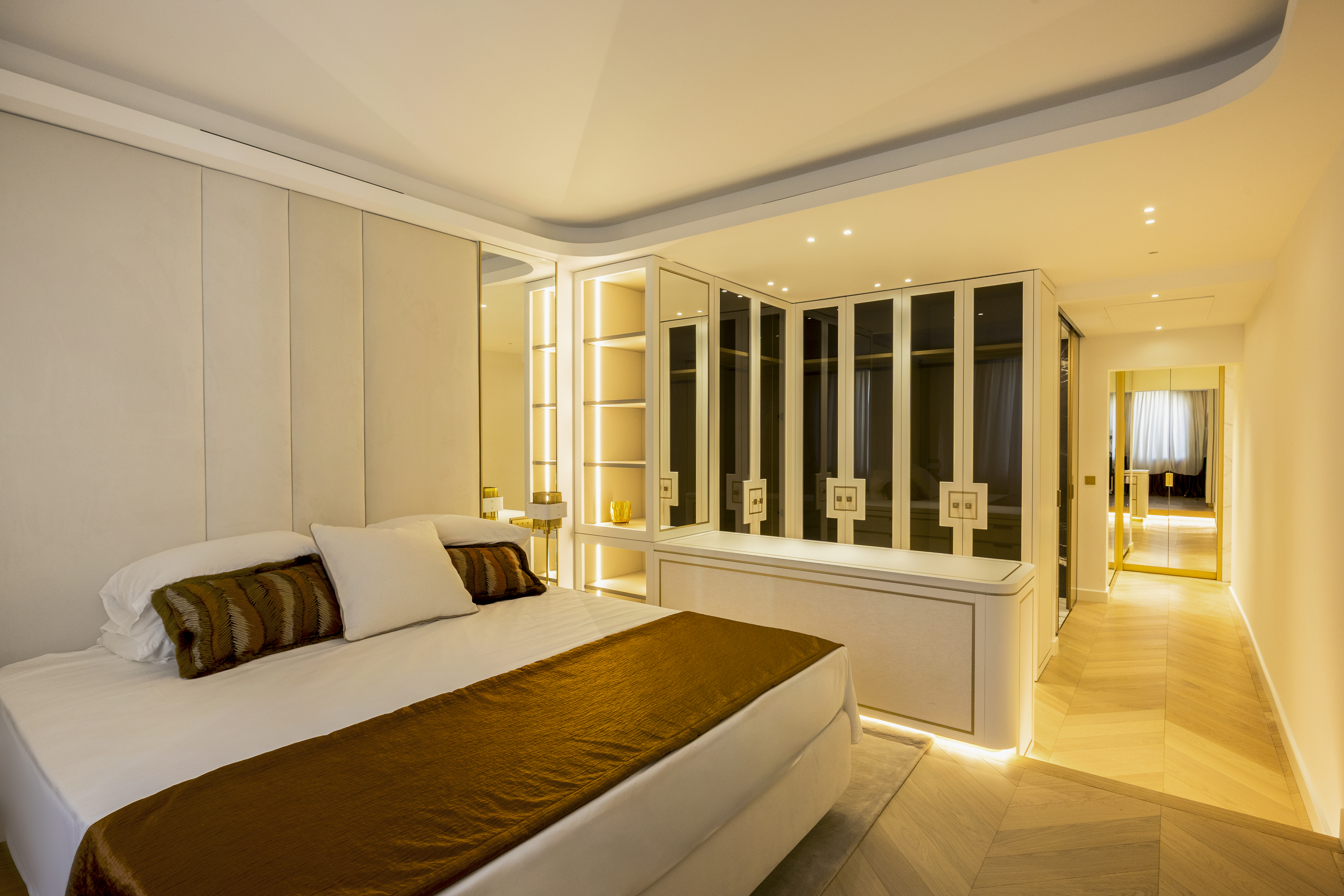 FONTVIEILLE - GRAND APPARTEMENT VU SUR LE PORT - GIORGIONE