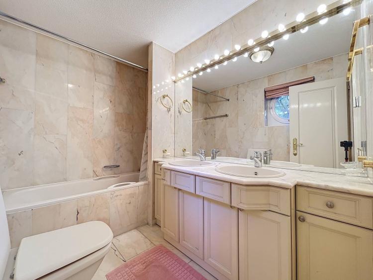 Opportunité, 4 appartements à rénover au bord du lac