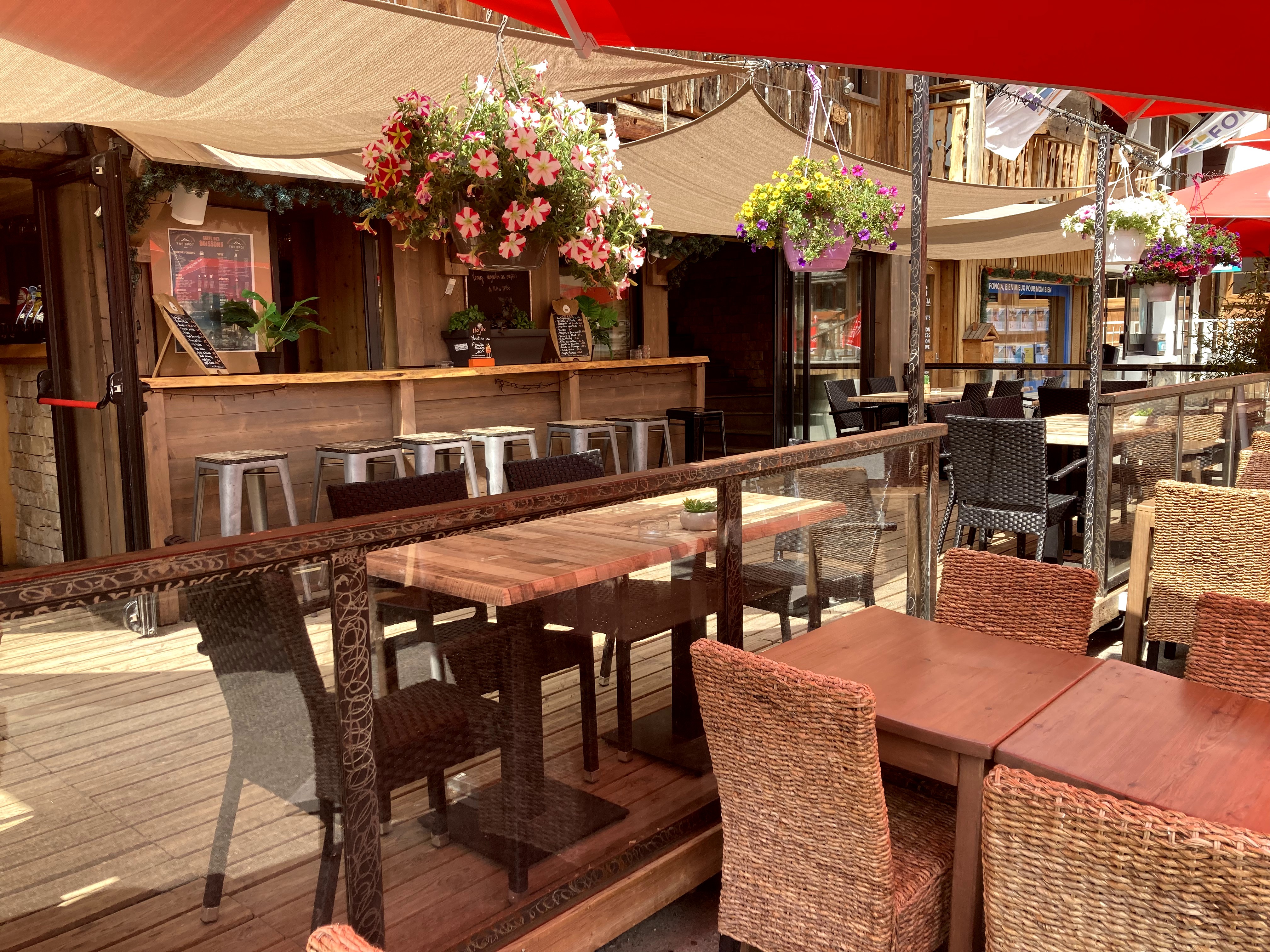 XLZVJ_the-spot-terrasse-1-1694594834.jpg