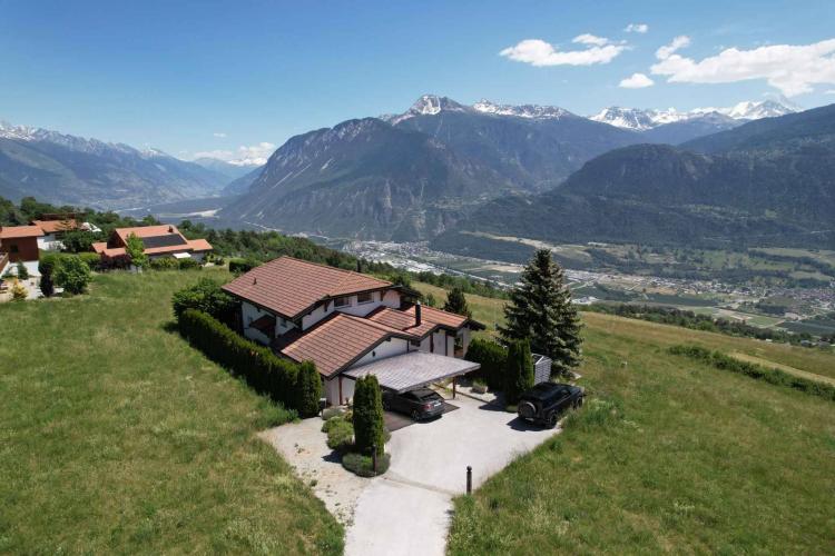 Splendide villa individuelle avec vue panoramique et dépendance