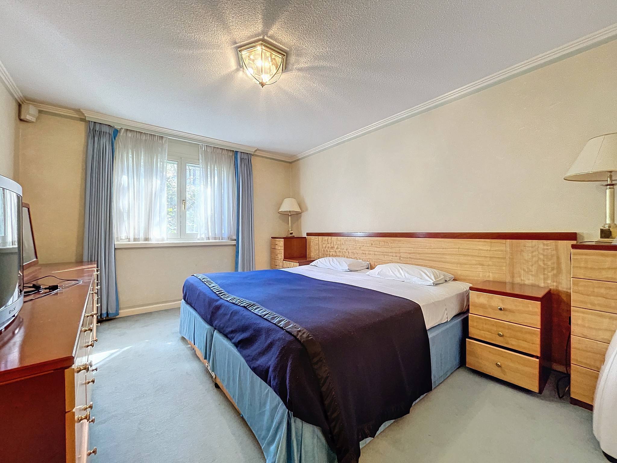 Opportunité, 4 appartements à rénover au bord du lac