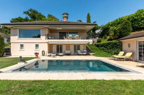 Splendide propriété d'environ 340 m² située dans un quartier très recherché !