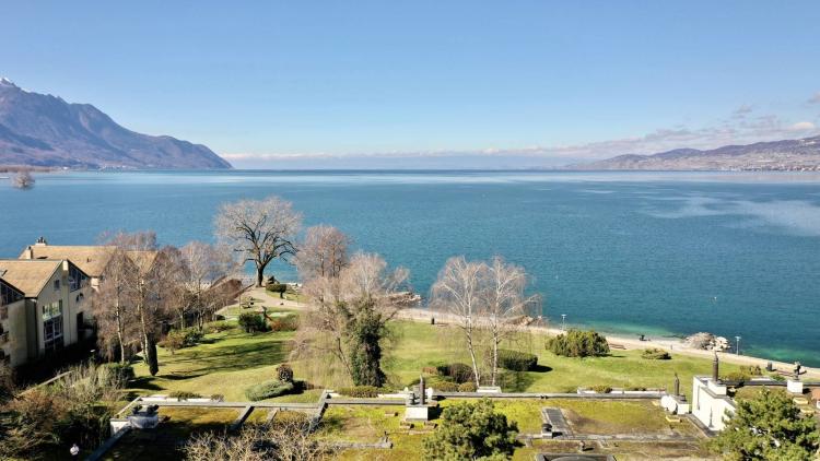 Opportunité, 4 appartements à rénover au bord du lac