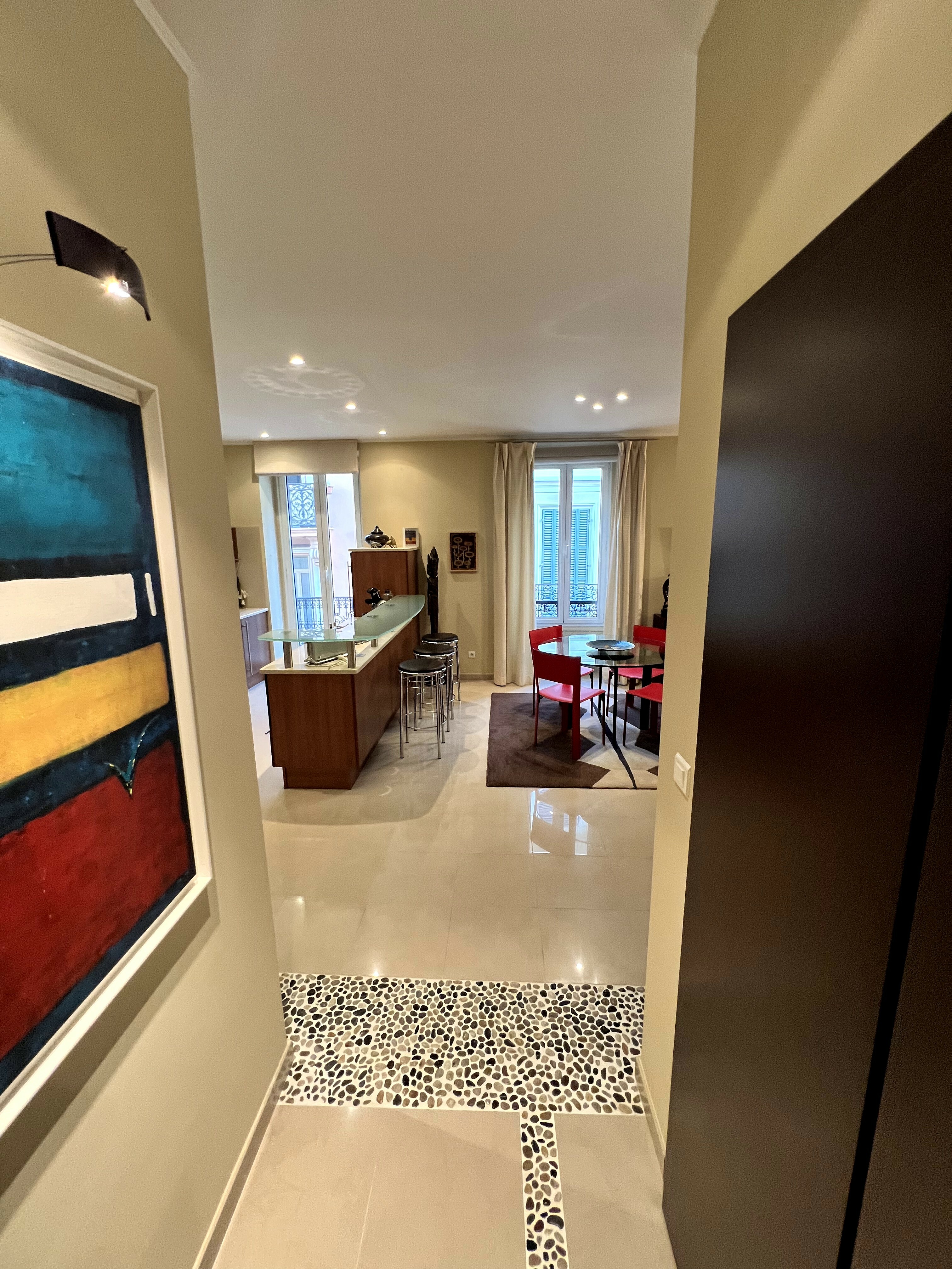 SOUS OFFRE ACCEPTÉE- MONTE CARLO - IMMEUBLE BOURGEOIS SOUS LOI - 4  PIECES