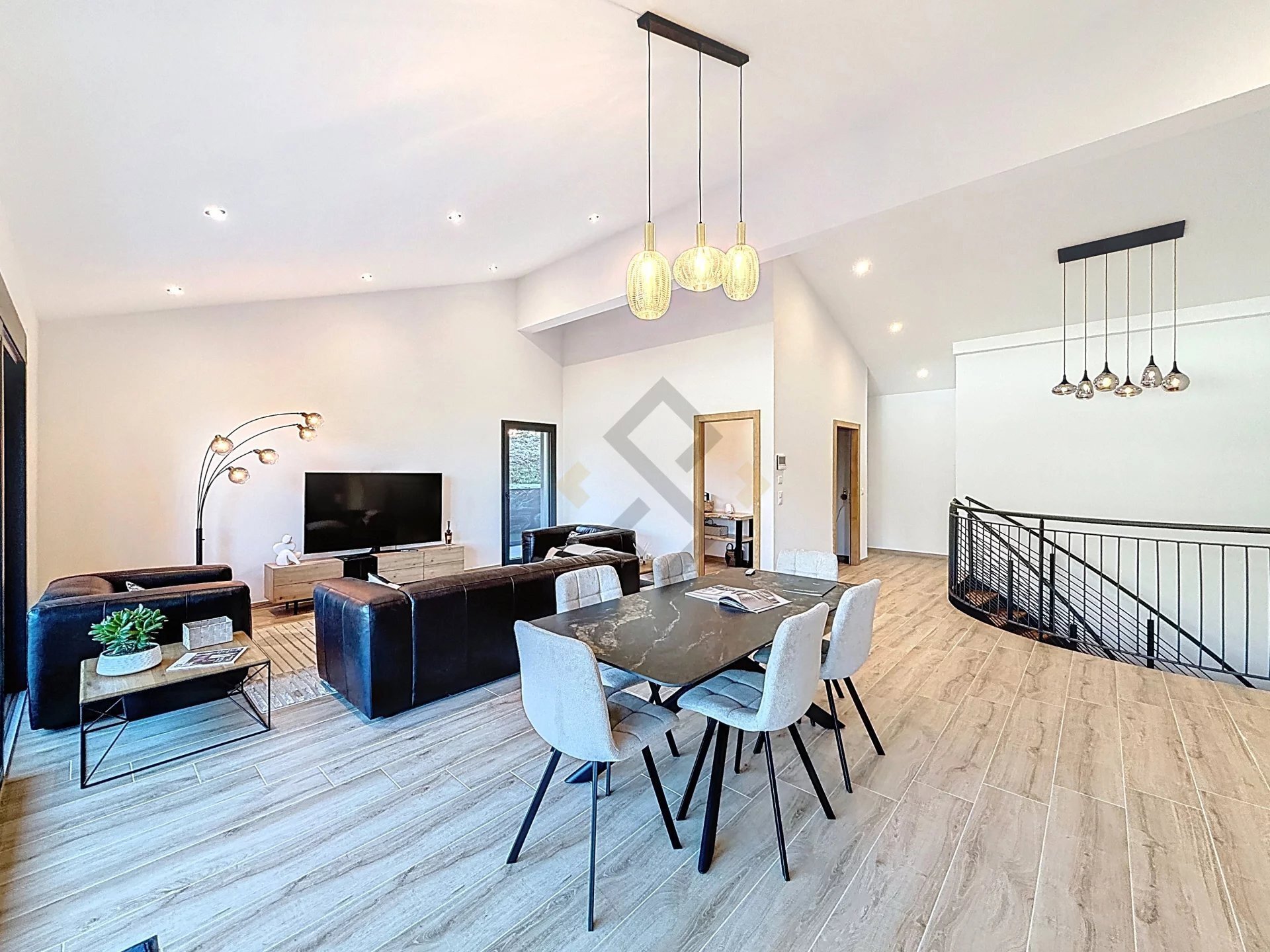 Opportunité Rare : Chalet Neuf Exceptionnel à Crans Montana