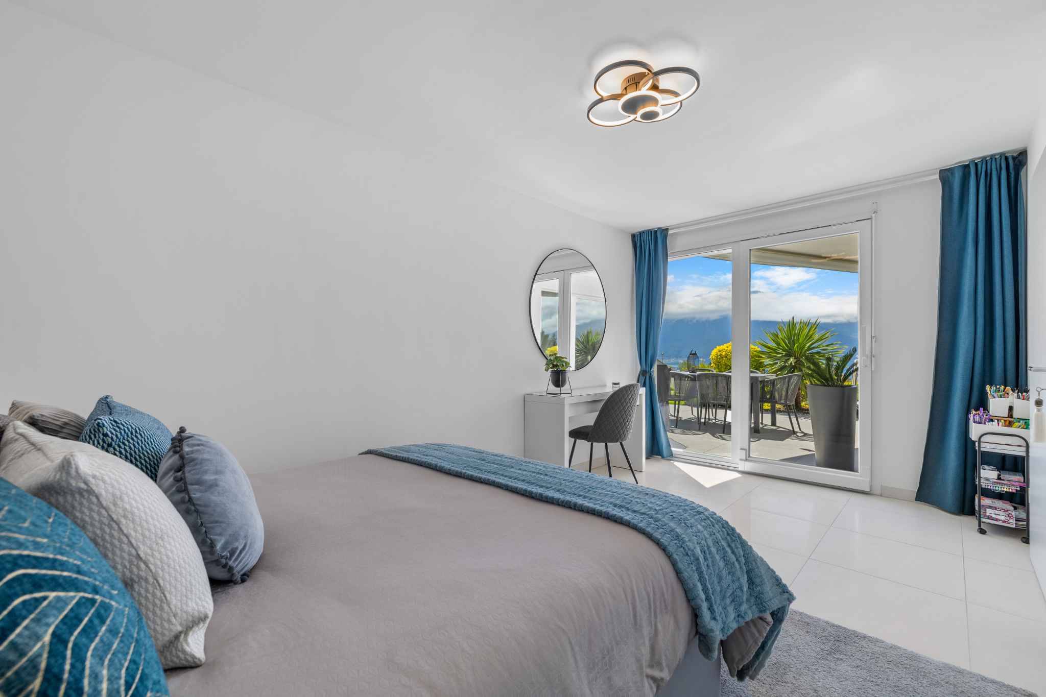 Élégante propriété contemporaine avec vue panoramique sur le Léman