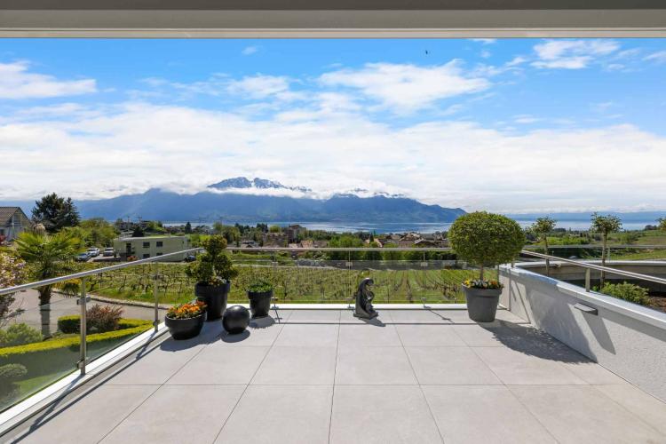 Élégante propriété contemporaine avec vue panoramique sur le Léman