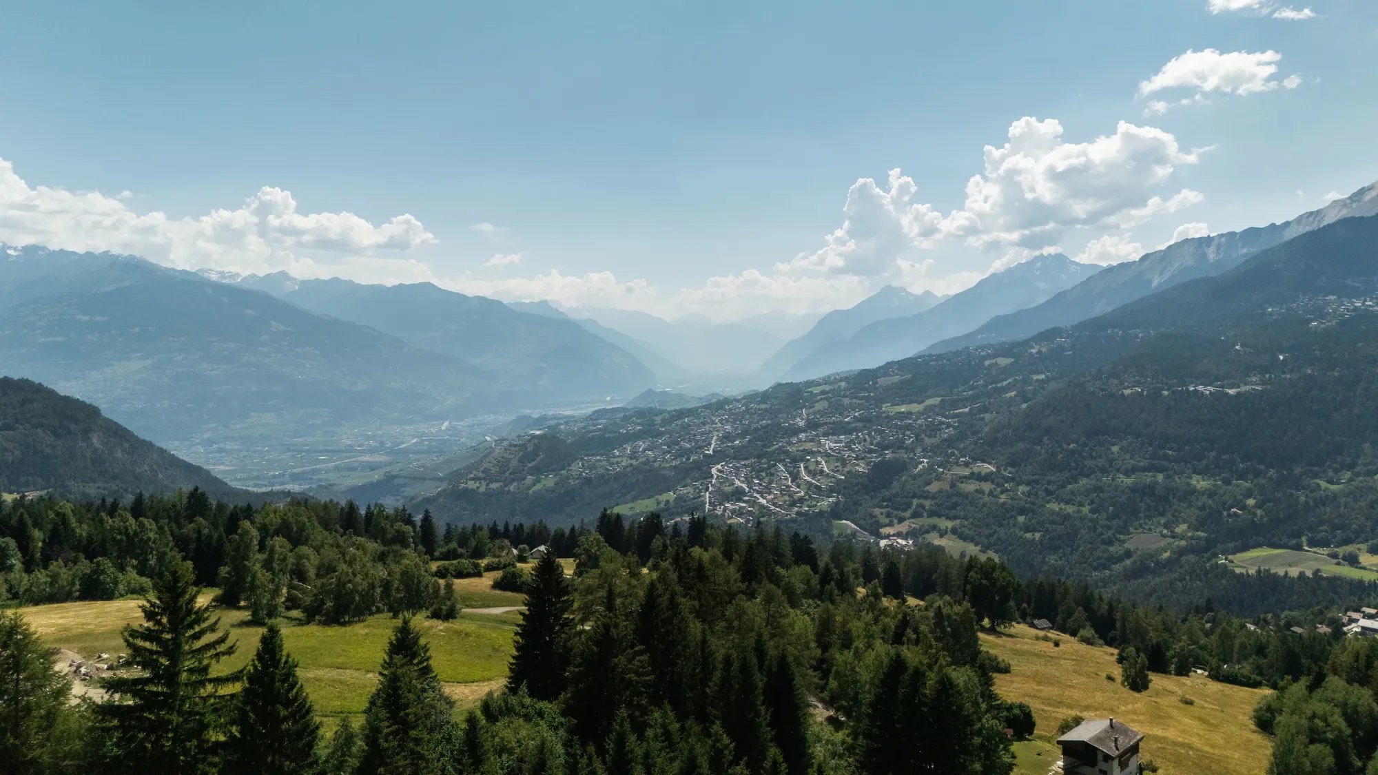 Nouveau Chalet à Crans Montana Avec Vue Panoramique.