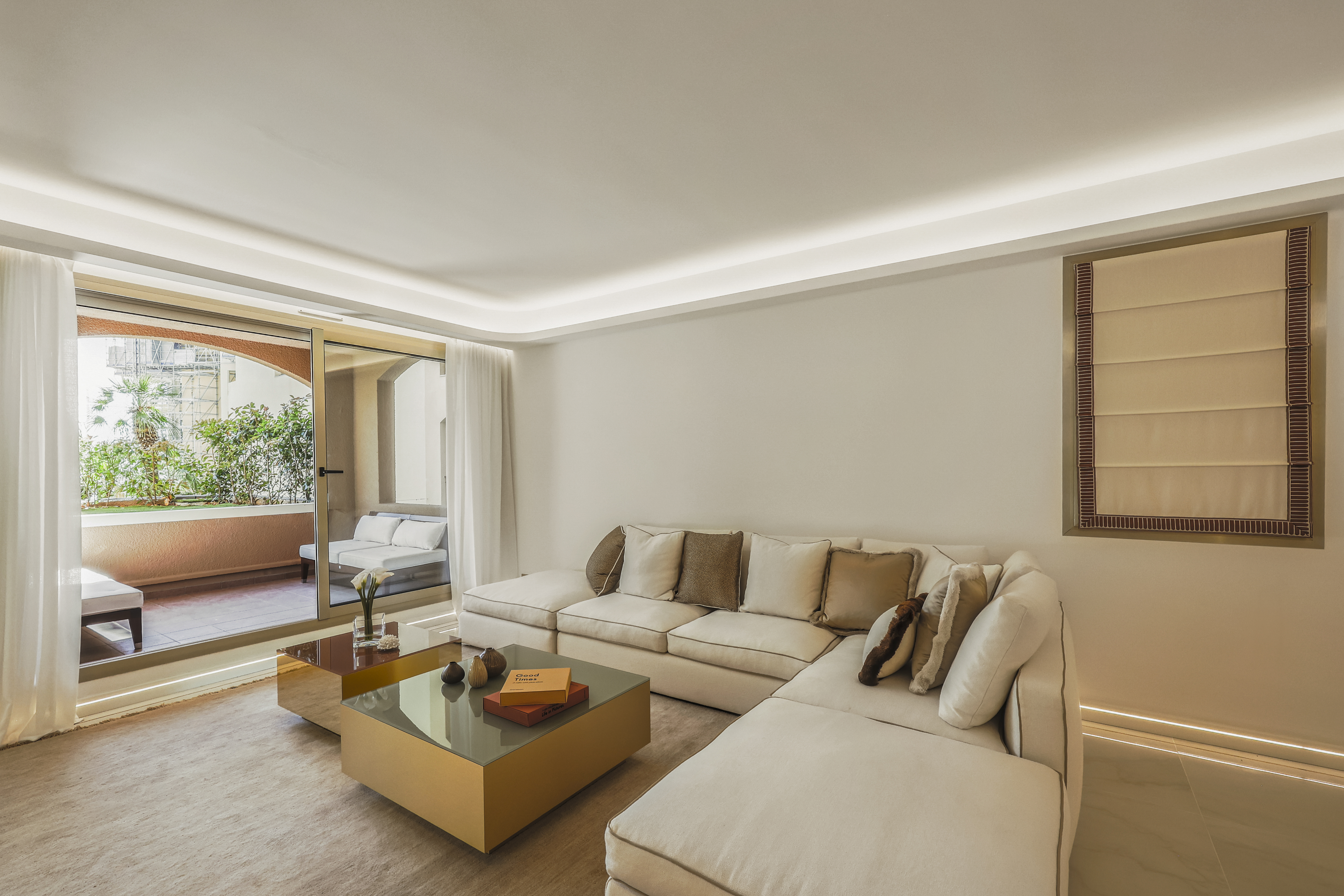 FONTVIEILLE - GRAND APPARTEMENT VU SUR LE PORT - GIORGIONE